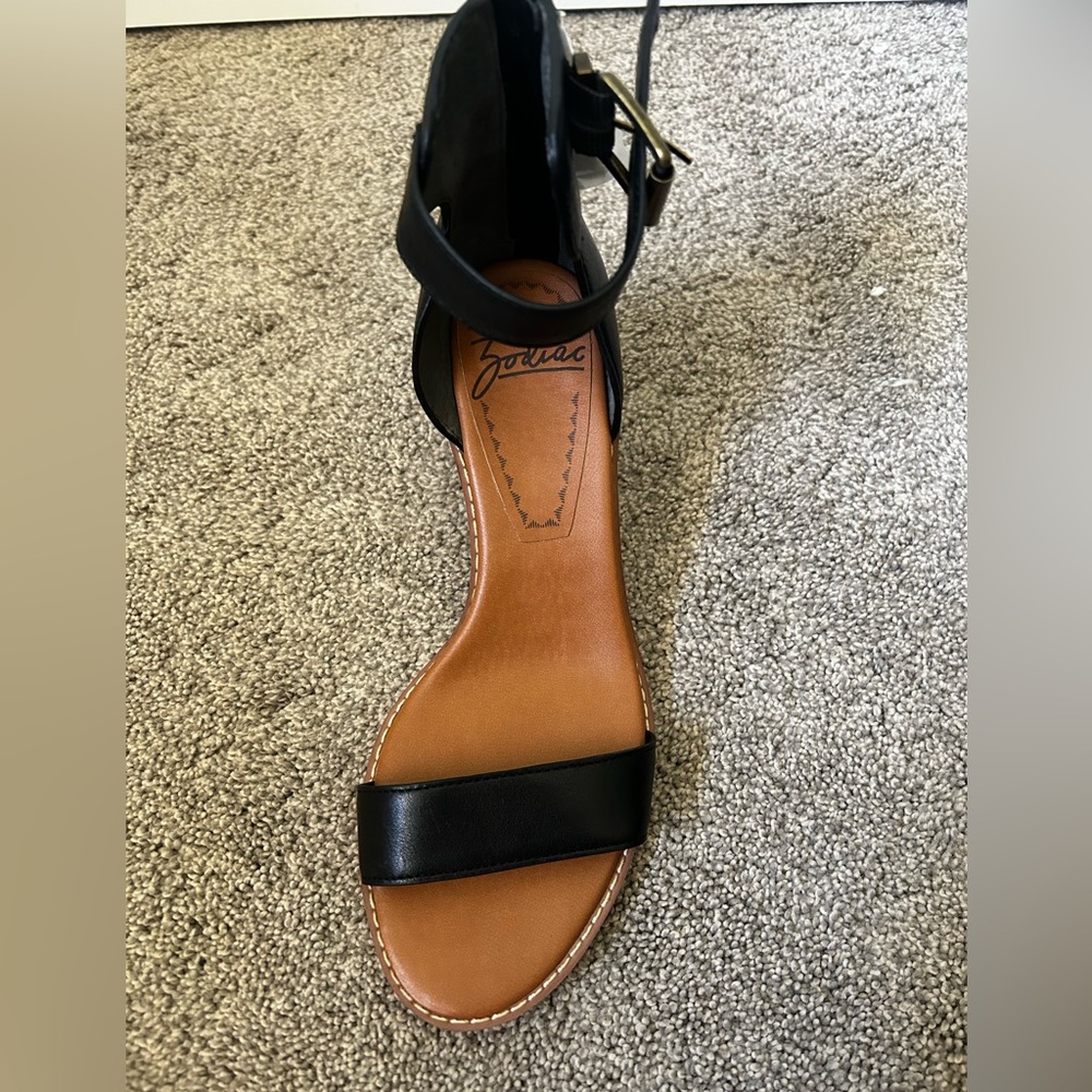 Ilsa City Sandal by Zodiac